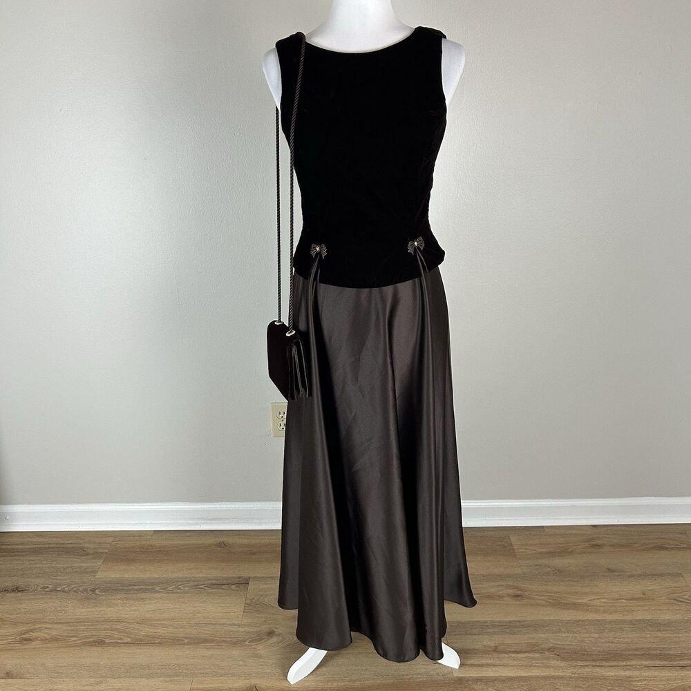 Chocolate Brown Velvet Satin Long Gown Dress Size 6 Scott McClintock Gala Event